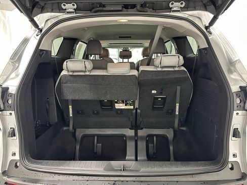 Used 2025 Toyota Sienna XLE image 54