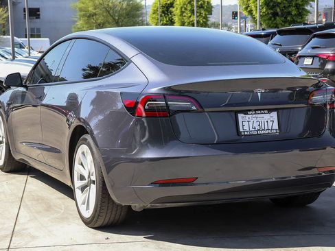 Used 2023 Tesla Model 3 Standard Range RWD image 2
