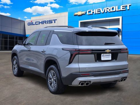 Used 2024 Chevrolet Traverse LT FWD image 5