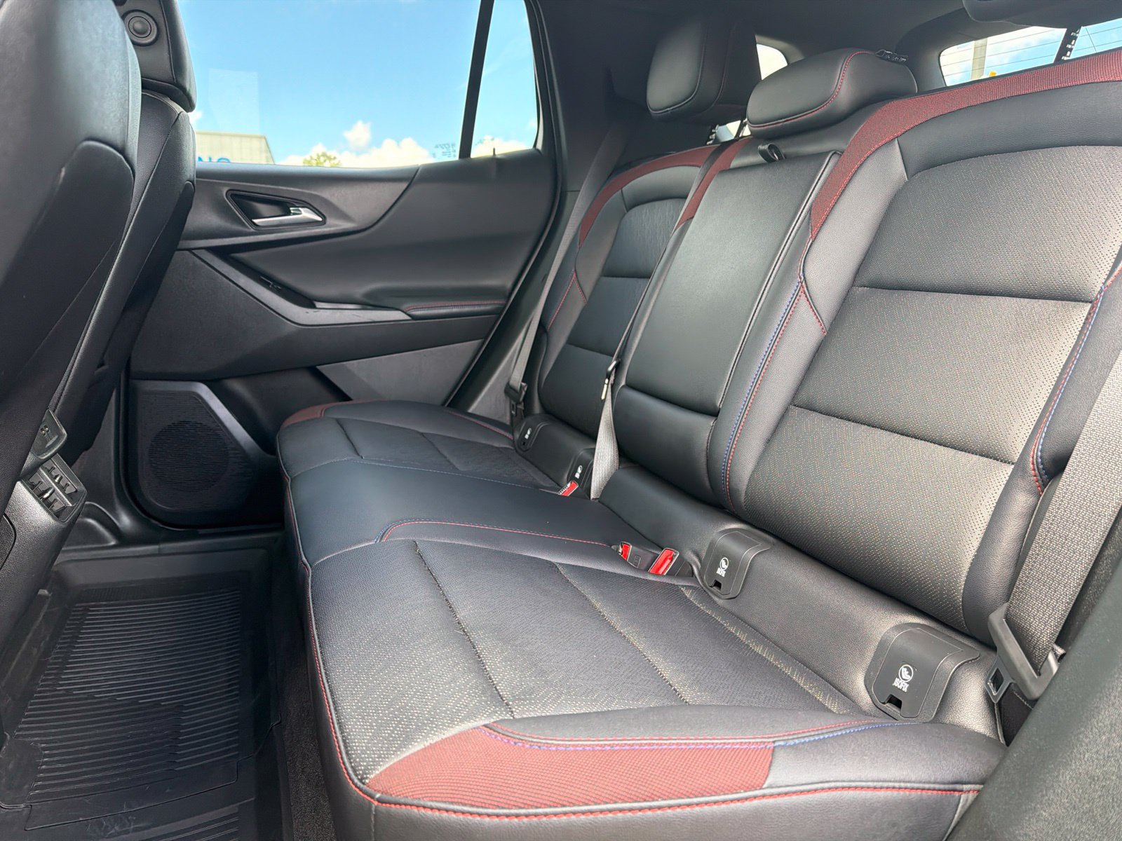 Used 2026 Chevrolet Equinox RS w/ Safety and Technology Package FWD image 12
