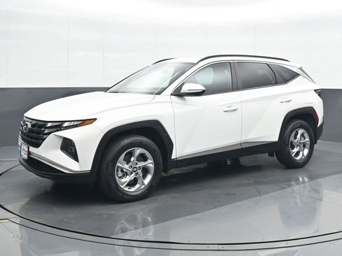 Used 2023 Hyundai Tucson SEL image 2