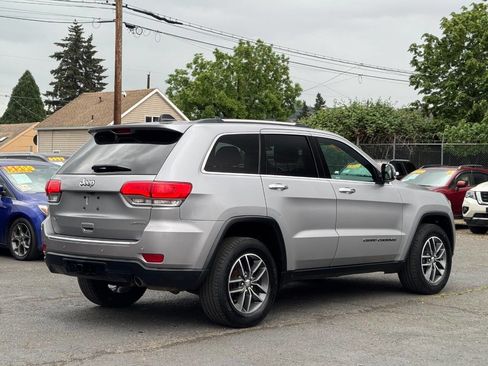 Used 2017 Jeep Grand Cherokee Limited w/ Luxury Group II AWD/4WD image 4
