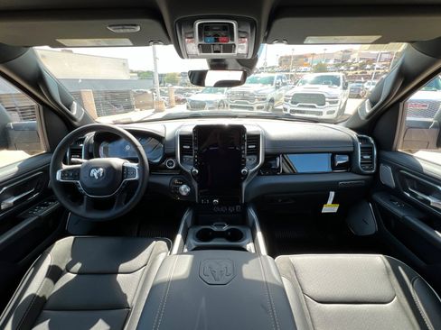 New 2026 RAM 1500 Laramie AWD/4WD image 9