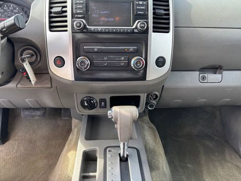Used 2018 Nissan Frontier SV AWD/4WD image 12