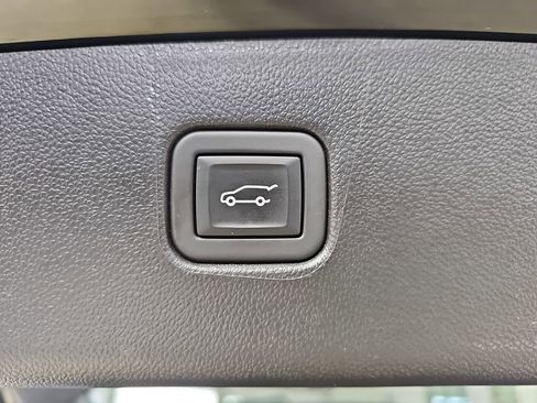 Used 2023 Chevrolet Blazer RS w/ Driver Confidence II Package AWD/4WD image 17