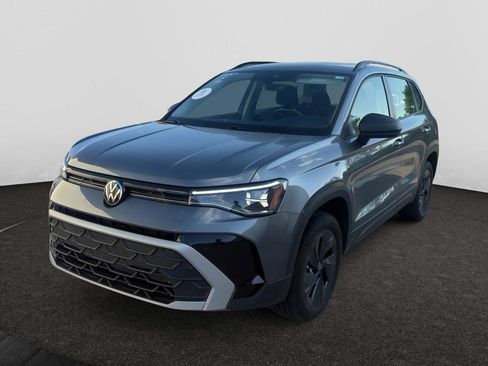 Used 2025 Volkswagen Taos S FWD image 1