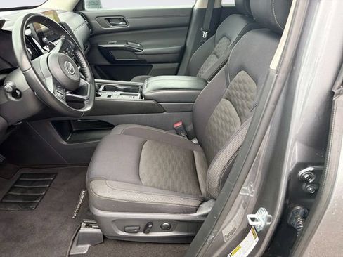 Used 2024 Nissan Pathfinder SV FWD image 21