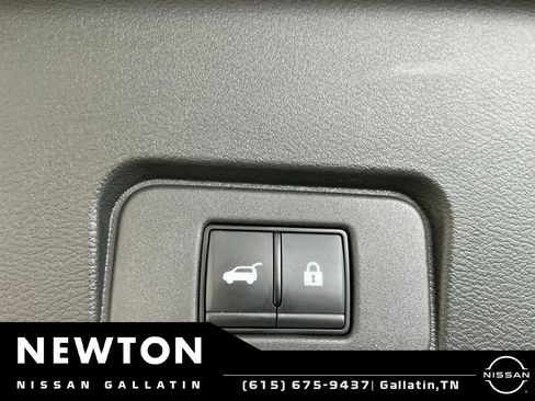 Used 2024 Nissan Rogue SV w/ SV Premium Package AWD/4WD image 19