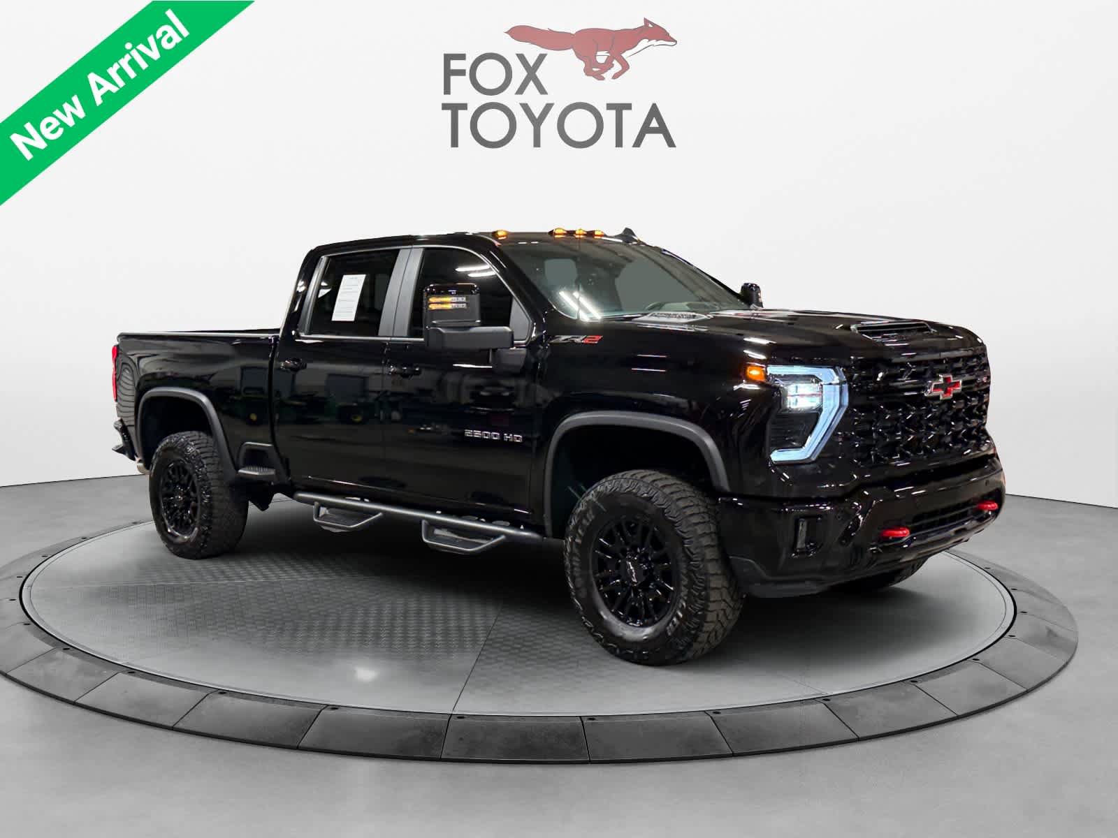 Used 2025 Chevrolet Silverado 2500 ZR2 w/ Technology Package AWD/4WD image 8