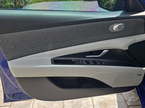Used 2023 Hyundai Elantra Limited FWD image 14