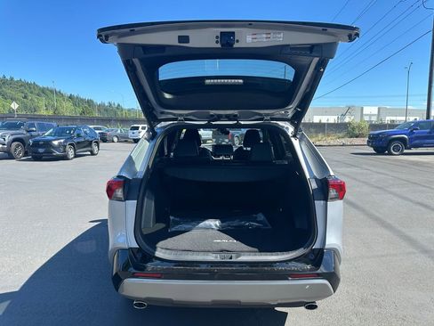 Used 2024 Toyota RAV4 XSE AWD/4WD image 11
