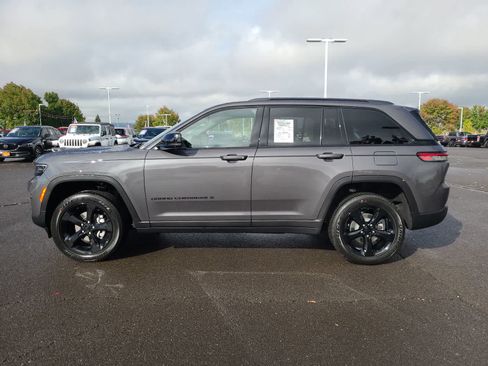 New 2025 Jeep Grand Cherokee Altitude w/ Trailer Tow Package image 11