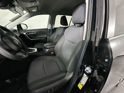 Used 2025 Toyota RAV4 XLE image 11