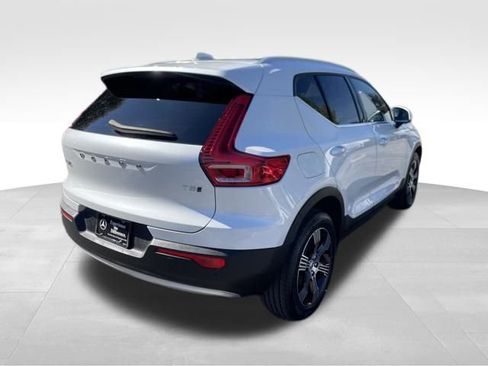 Used 2022 Volvo XC40 T5 Inscription w/ Climate Package image 5