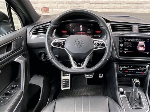 Certified 2023 Volkswagen Tiguan SE R-Line FWD image 4