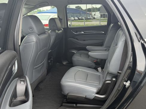 Used 2020 Buick Enclave Essence FWD image 9