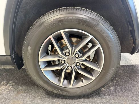 Used 2020 Jeep Grand Cherokee Limited AWD/4WD image 14
