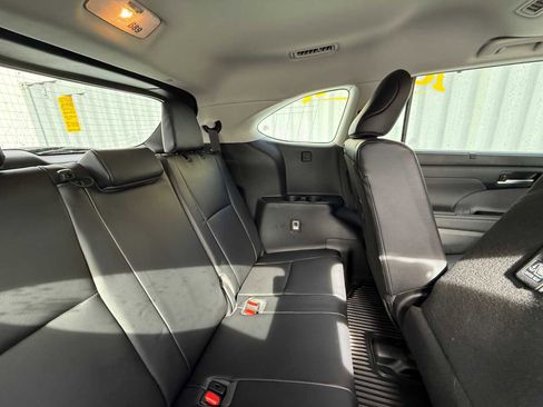 Used 2023 Toyota Highlander XLE image 34