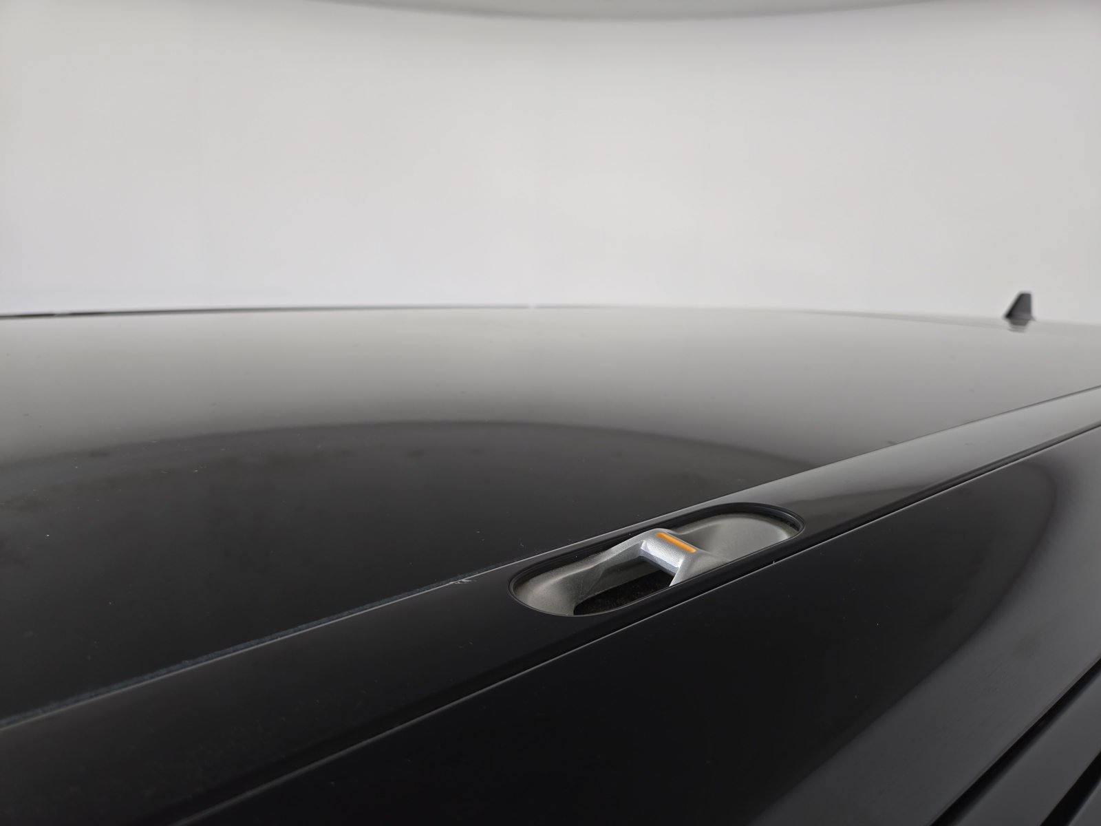 Used 2025 Rivian R1S Adventure Dual AWD/4WD image 13