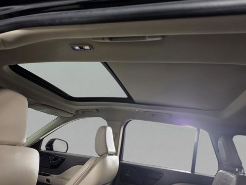 Used 2024 Lincoln Aviator Reserve w/ Elements Package Plus image 32