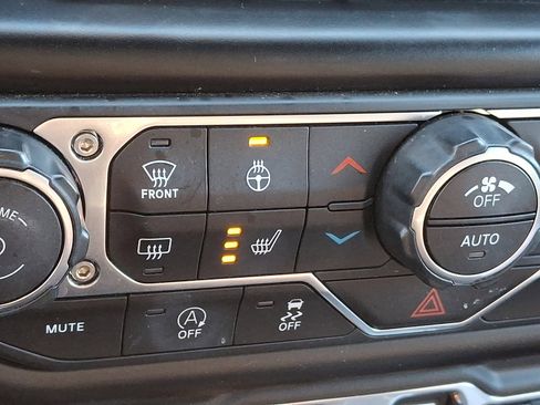 Used 2022 Jeep Wrangler Unlimited Rubicon w/ Steel Bumper Group image 32