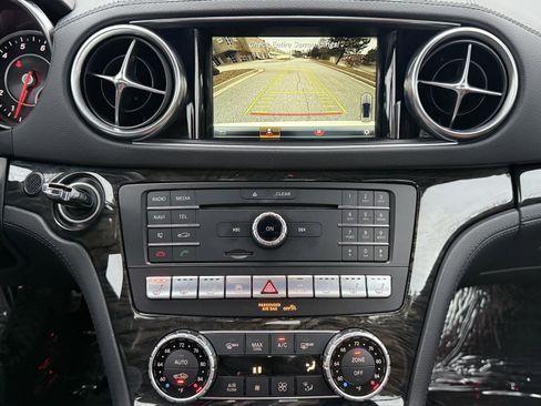 Used 2017 Mercedes-Benz SL 550 image 28