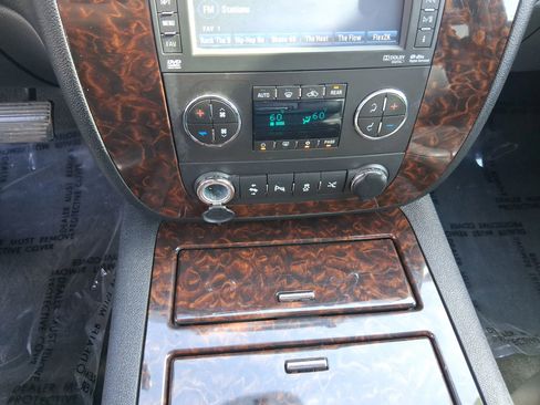 Used 2012 GMC Yukon XL Denali AWD/4WD image 16