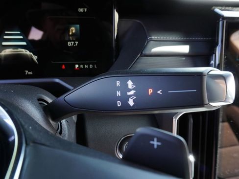 New 2025 GMC Acadia Elevation image 20