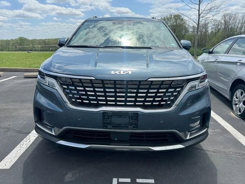 Used 2024 Kia Carnival SX Prestige image 2