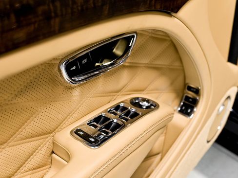 Used 2017 Bentley Mulsanne RWD image 5