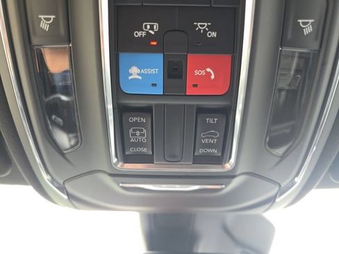 Certified 2024 Jeep Grand Cherokee Altitude AWD/4WD image 27