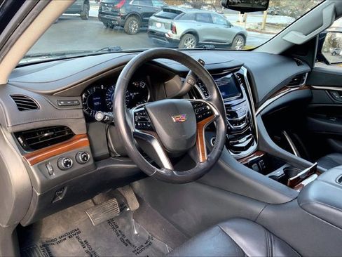 Used 2020 Cadillac Escalade Premium Luxury image 13