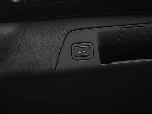 Used 2023 Buick Envision Essence w/ Sport Touring Package AWD/4WD image 19