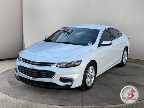 Used 2016 Chevrolet Malibu LT w/ Driver Confidence Package FWD image 3