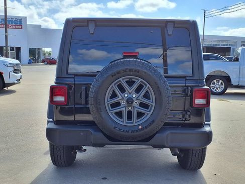 Used 2024 Jeep Wrangler Unlimited Sport AWD/4WD image 7
