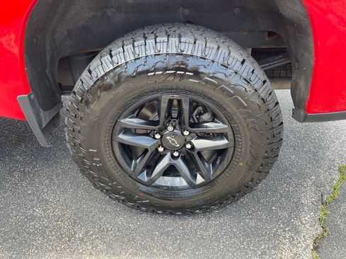Used 2019 Chevrolet Silverado 1500 LT Trail Boss AWD/4WD image 4