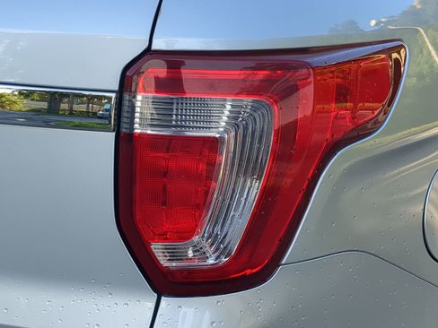 Used 2018 Ford Explorer FWD image 45