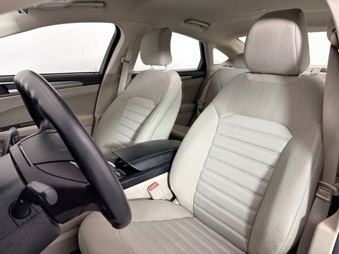 Used 2018 Ford Fusion SE FWD image 21