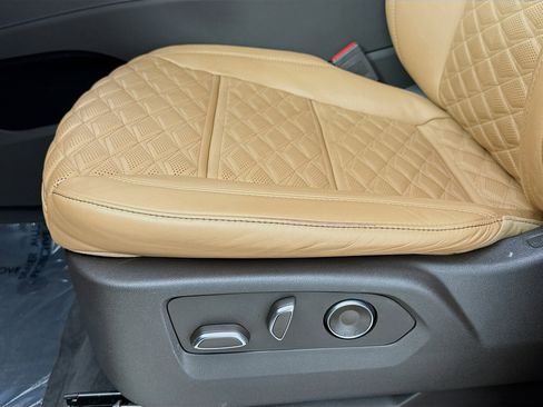 Used 2023 Cadillac Escalade Sport w/ LPO, ONYX Package image 20