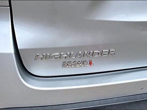 Used 2018 Toyota Highlander Plus FWD image 30