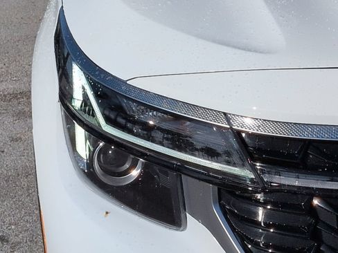 Used 2024 Kia Seltos S FWD image 9