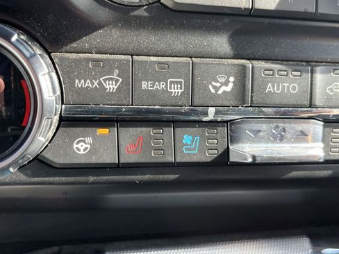 Used 2021 Ford F150 Lariat w/ Equipment Group 502A High image 31