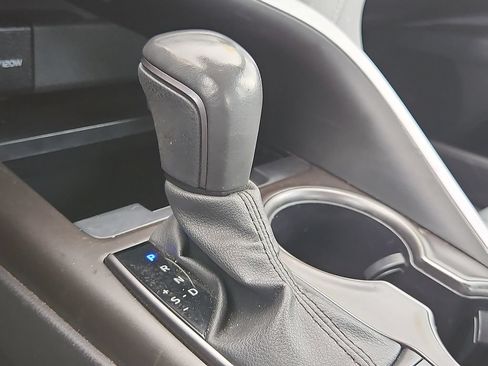 Used 2024 Toyota Camry SE FWD image 20