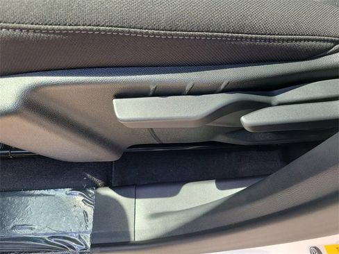 New 2026 Chevrolet Equinox LT image 16