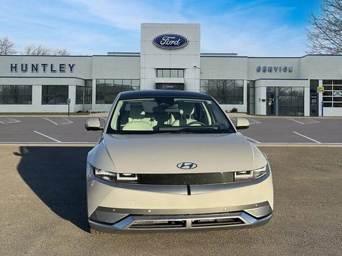 Used 2024 Hyundai Ioniq 5 Limited image 3