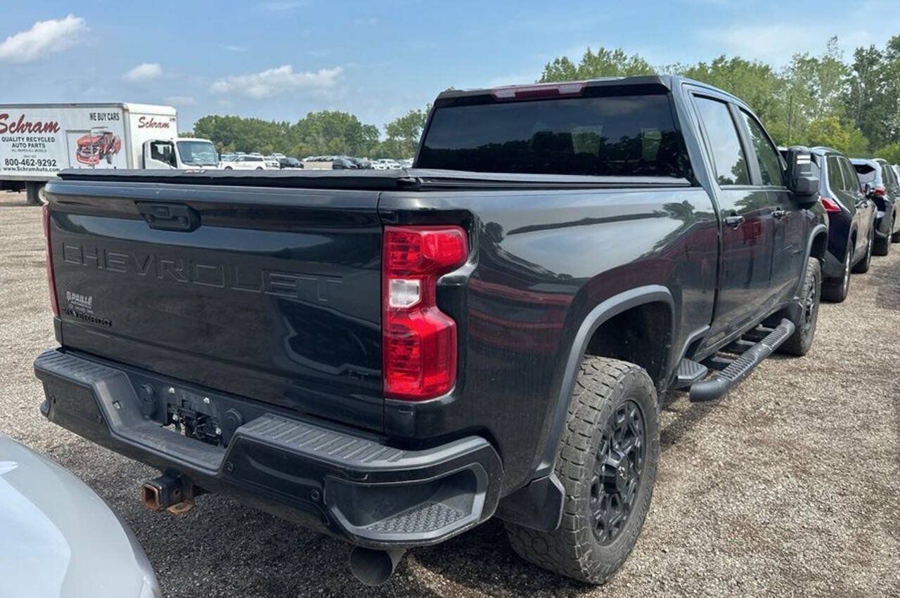 Used 2022 Chevrolet Silverado 2500 LT w/ Midnight Edition AWD/4WD image 2
