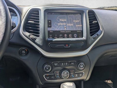 Used 2015 Jeep Cherokee Limited w/ Luxury Group image 12