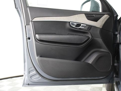 Certified 2023 Volvo XC90 T8 Ultimate image 17