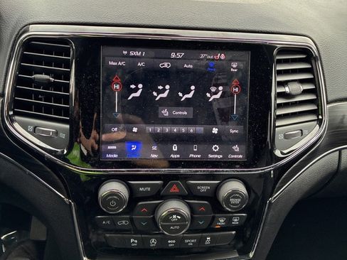 Used 2020 Jeep Grand Cherokee Limited image 16