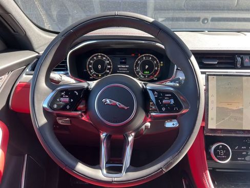 New 2025 Jaguar F-PACE R-Dynamic S image 18